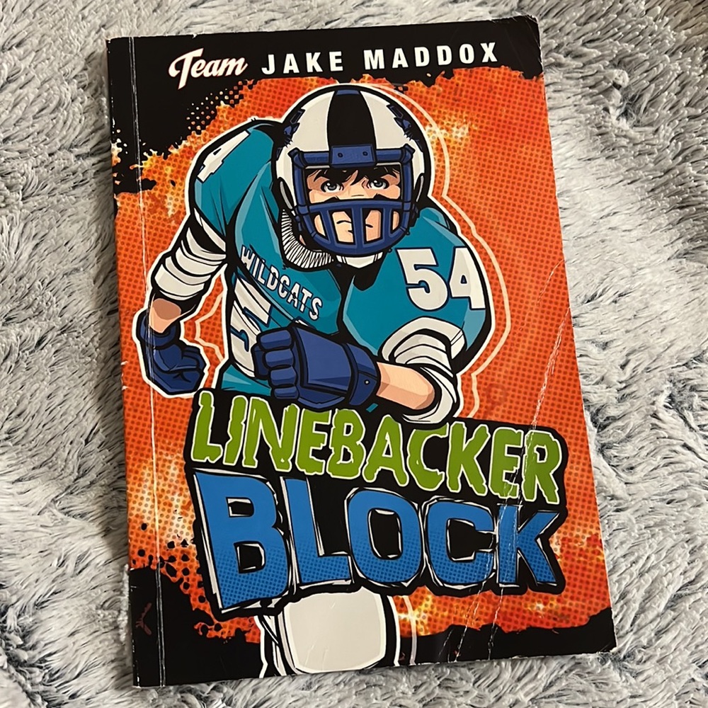 🔵 4/$15 • “Linebacker Block” Book - Picture 2 of 7